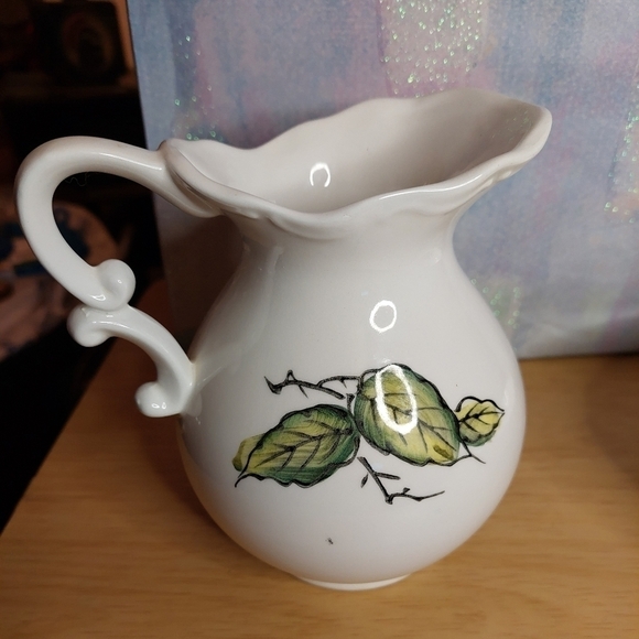 Vintage* Medium Ceramic Pitcher and Bowl - Picture 4 of 11